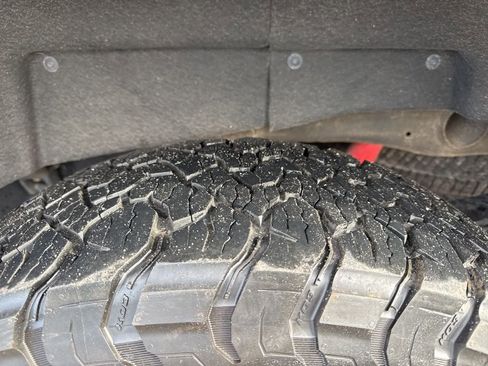 Used 2024 GMC Sierra 2500 AT4 w/ AT4 Preferred Package image 36