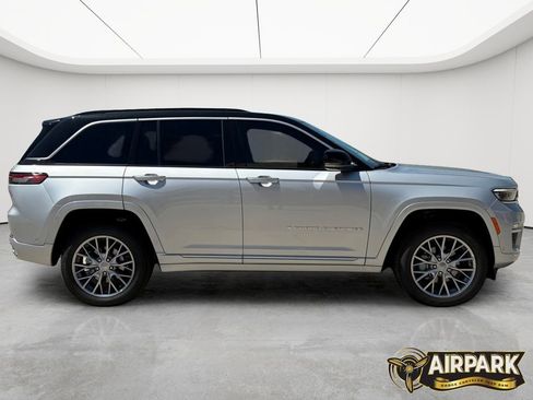New 2025 Jeep Grand Cherokee Summit w/ Adv Protech Group IV AWD/4WD image 3