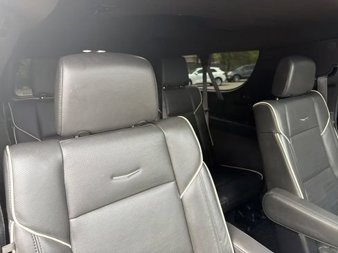 Used 2024 Cadillac Escalade ESV Premium Luxury w/ Performance Package AWD/4WD image 51