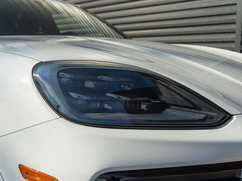 New 2025 Porsche Cayenne image 13