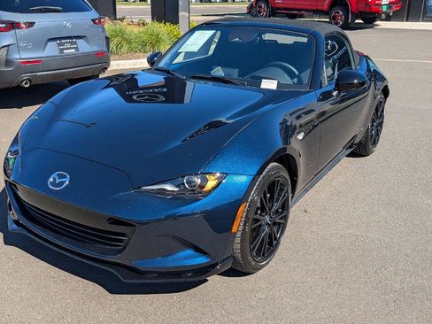 New 2026 MAZDA MX-5 Miata Club w/ Interior Package RWD image 2