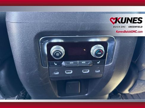 Used 2023 GMC Yukon AT4 w/ Technology Package AWD/4WD image 30