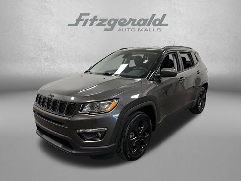 Used 2021 Jeep Compass Latitude image 1