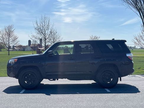 Used 2016 Toyota 4Runner SR5 Premium AWD/4WD image 5