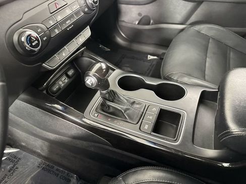 Used 2017 Kia Sorento EX AWD/4WD image 16