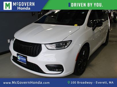 Used 2025 Chrysler Pacifica Limited