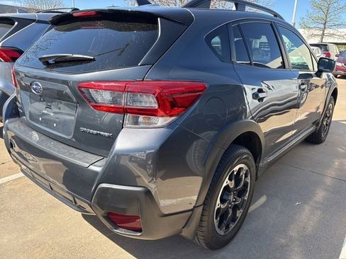 Used 2021 Subaru Crosstrek 2.0i Premium image 4
