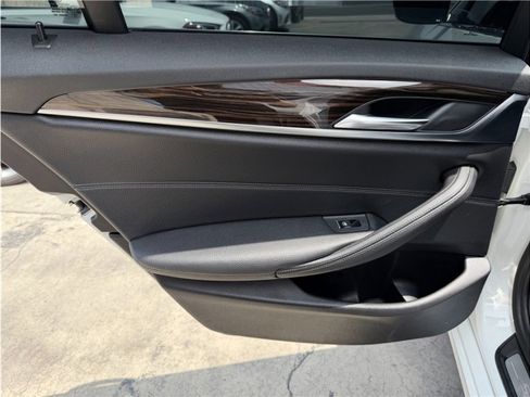 Used 2018 BMW 540i RWD image 21