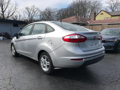 Used 2018 Ford Fiesta SE image 5