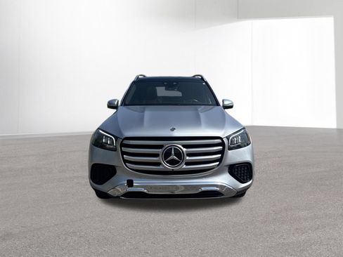 Used 2024 Mercedes-Benz GLS 450 4MATIC image 2