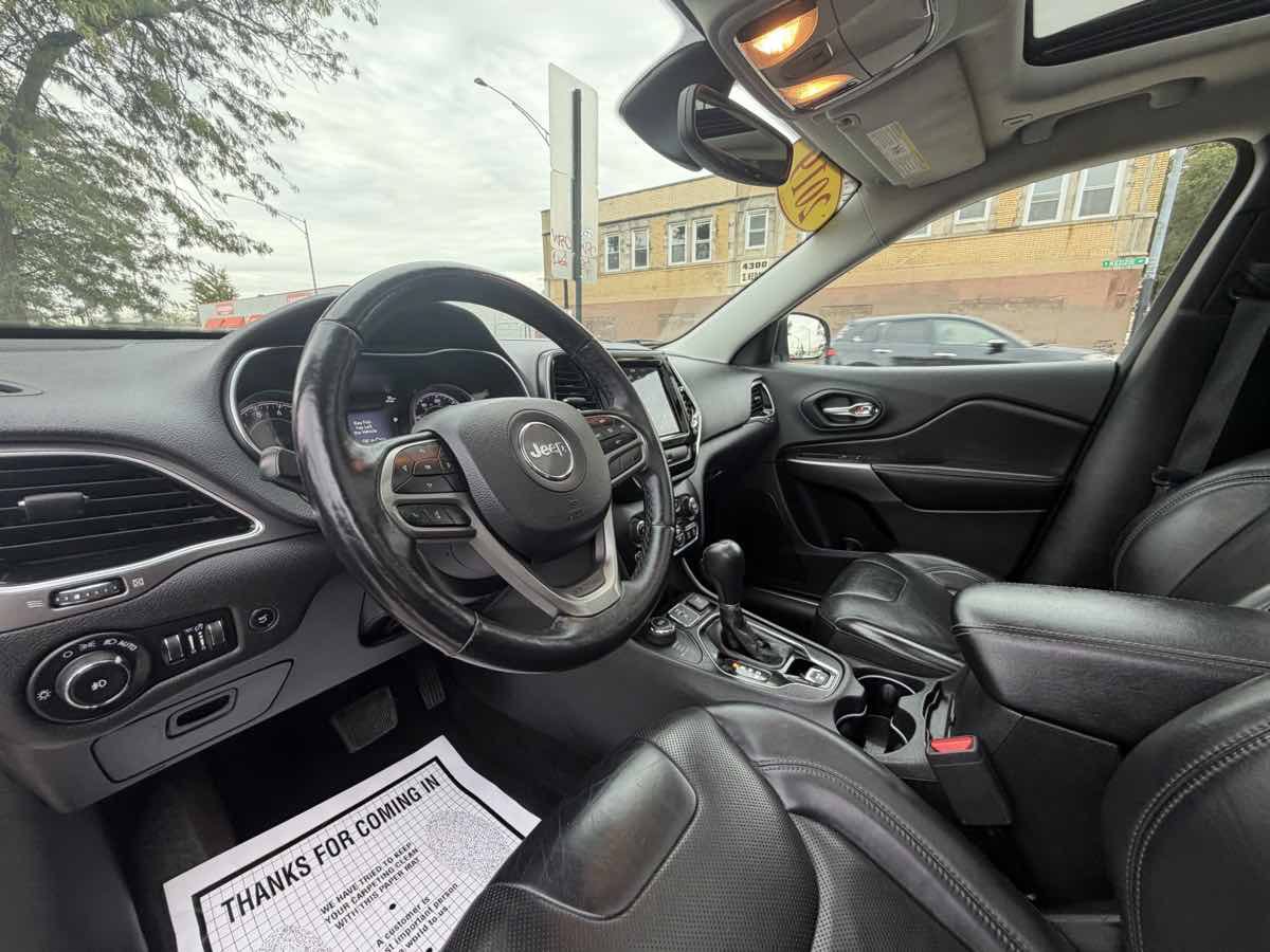 Used 2019 Jeep Cherokee Limited w/ Trailer Tow Group AWD/4WD image 14