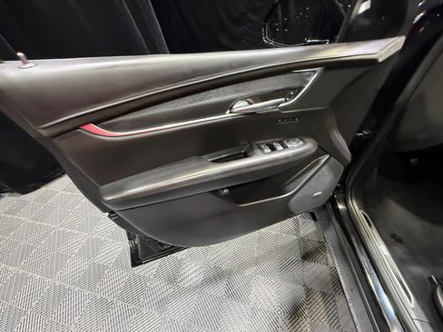 Used 2019 Cadillac XT5 Platinum AWD/4WD image 13