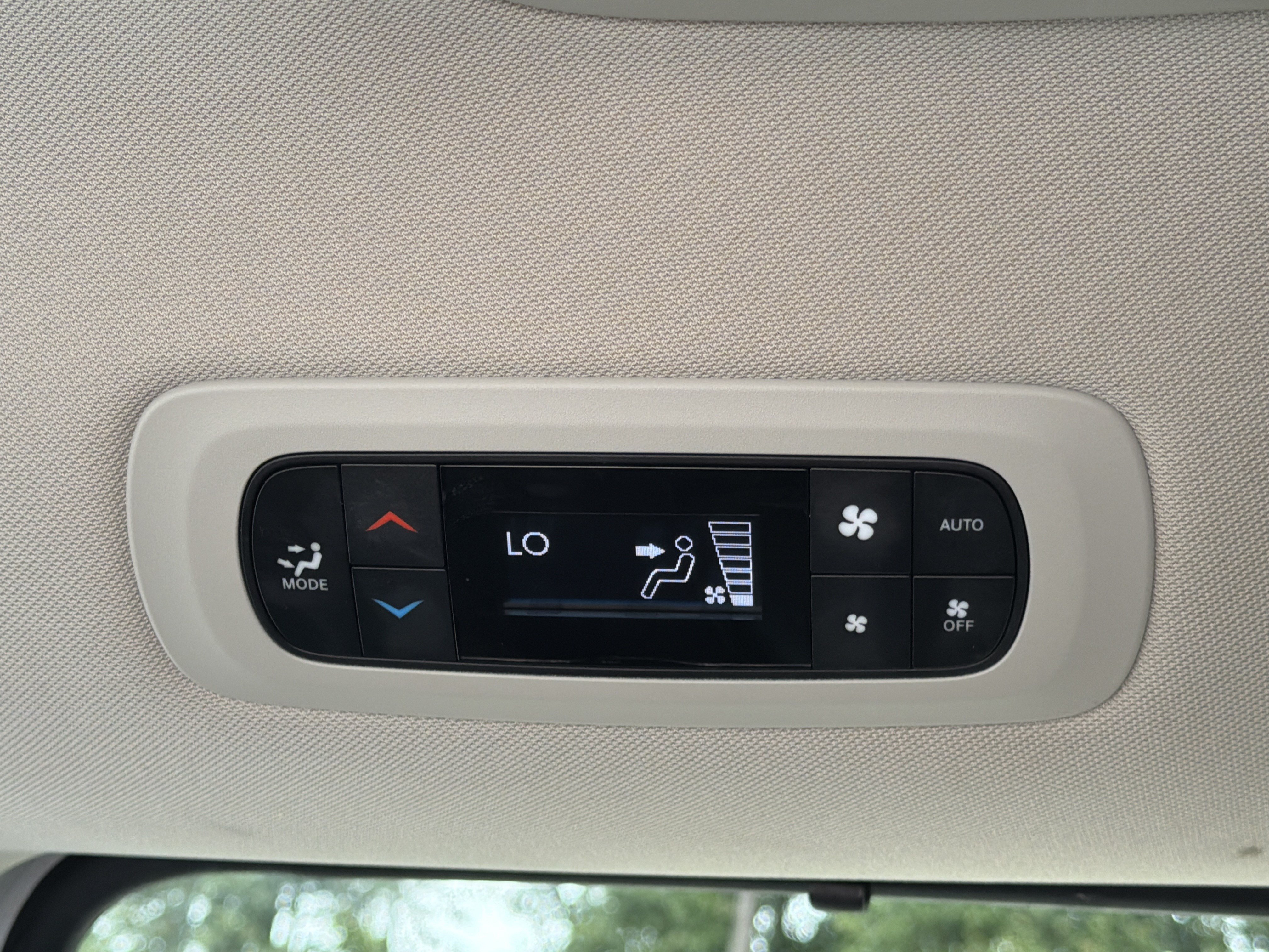 Used 2024 Chrysler Pacifica Touring-L FWD image 20