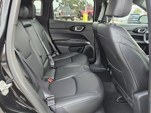 New 2026 Jeep Compass Latitude image 14