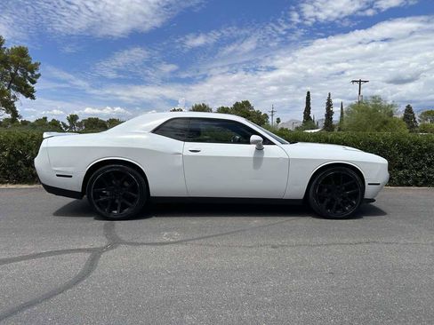 Used 2015 Dodge Challenger SXT w/ Driver Convenience Group RWD image 5