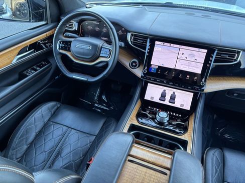 Used 2024 Jeep Grand Wagoneer L Series III image 19