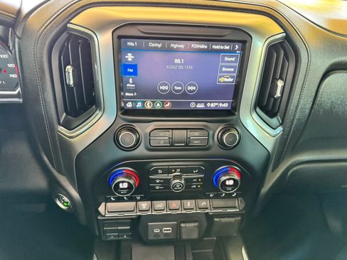 Used 2020 Chevrolet Silverado 2500 LTZ w/ LTZ Convenience Package AWD/4WD image 16