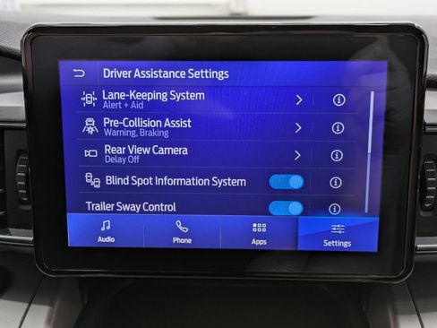 Used 2021 Ford Explorer XLT w/ Equipment Group 202A image 6