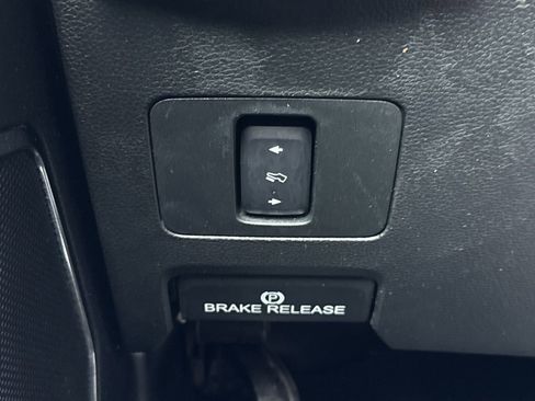 Used 2021 Ford F250 Lariat w/ Lariat Value Package AWD/4WD image 18