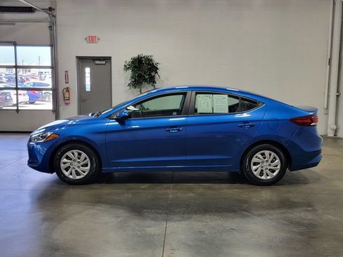 Used 2018 Hyundai Elantra SE w/ Cargo Package FWD image 8