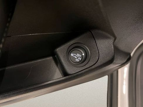 Certified 2024 GMC Terrain SLT AWD/4WD image 9