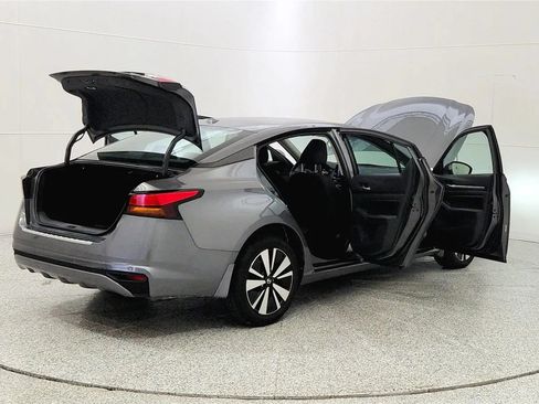 Used 2022 Nissan Altima 2.5 SV AWD/4WD image 12