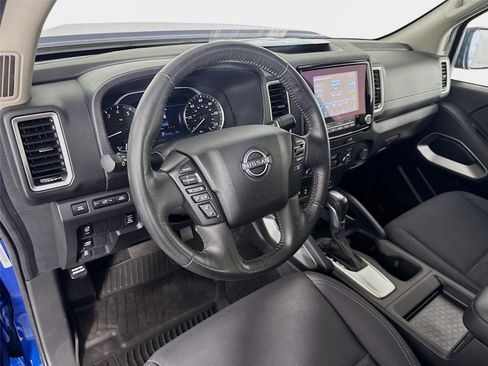 Used 2024 Nissan Frontier SV w/ SV Convenience Package RWD image 9