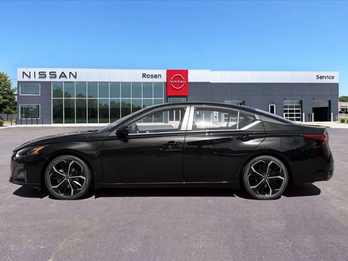 New 2026 Nissan Altima 2.5 SR FWD image 16