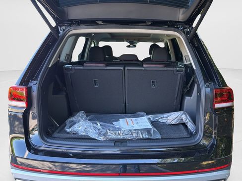 New 2026 Volkswagen Atlas Peak Edition AWD/4WD image 9