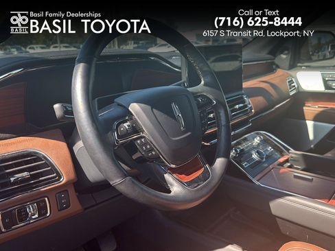 Used 2024 Lincoln Navigator Reserve w/ Equipment Group 201A AWD/4WD image 1