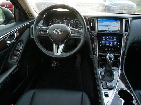 Used 2018 INFINITI Q50 Luxe w/ Essential Package (3.0T Luxe) AWD/4WD image 12