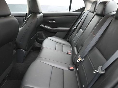 Used 2025 Nissan Sentra SR w/ SR Premium Package image 19