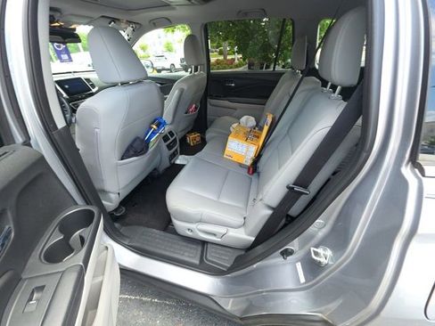 Used 2016 Honda Pilot Touring image 15
