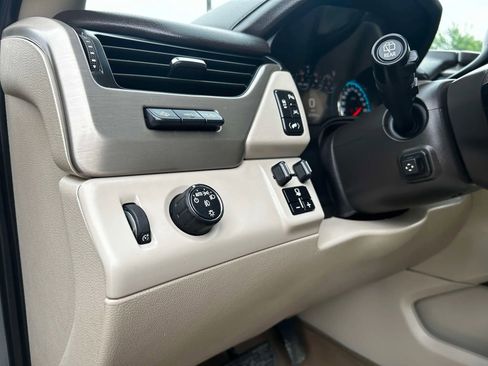 Used 2019 GMC Yukon XL Denali w/ Open Road Package image 10