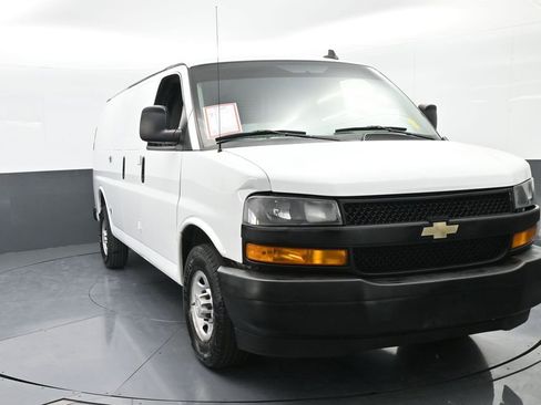 Used 2019 Chevrolet Express 2500 image 9