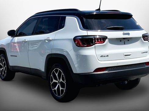 Used 2025 Jeep Compass Limited w/ Sun & Sound Group AWD/4WD image 13