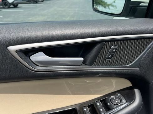 Used 2019 Ford Edge SEL w/ Equipment Group 201A AWD/4WD image 28