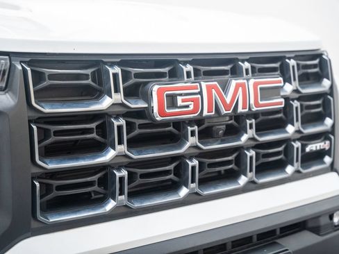 Used 2024 GMC Canyon AT4 w/ AT4 Premium Package AWD/4WD image 13