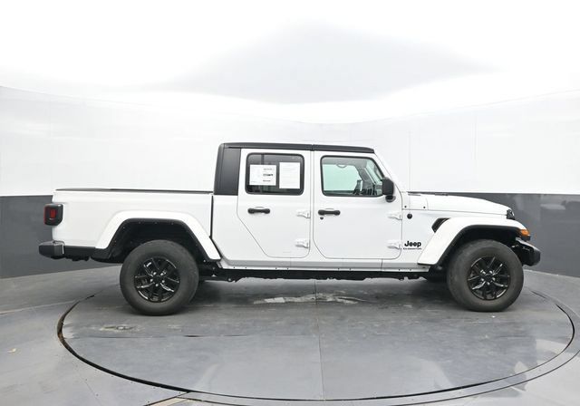 Used 2022 Jeep Gladiator Sport AWD/4WD image 6