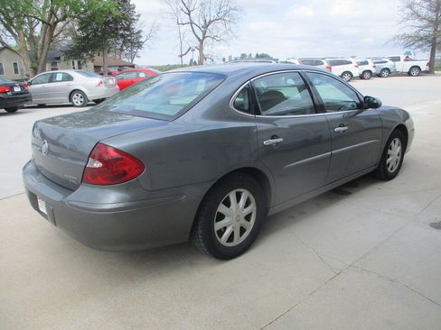 Used 2005 Buick LaCrosse CXL FWD image 15
