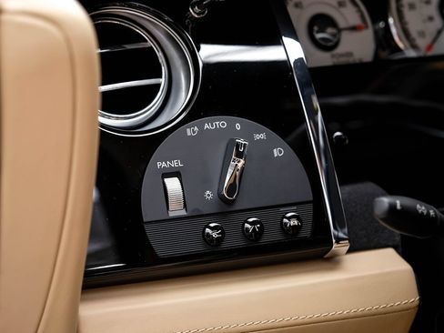 Used 2016 Rolls-Royce Wraith RWD image 29
