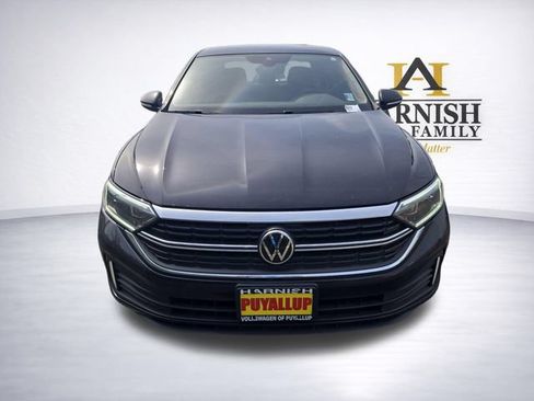 Used 2023 Volkswagen Jetta SEL FWD image 2