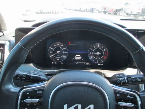 Used 2023 Kia Sorento SX image 28