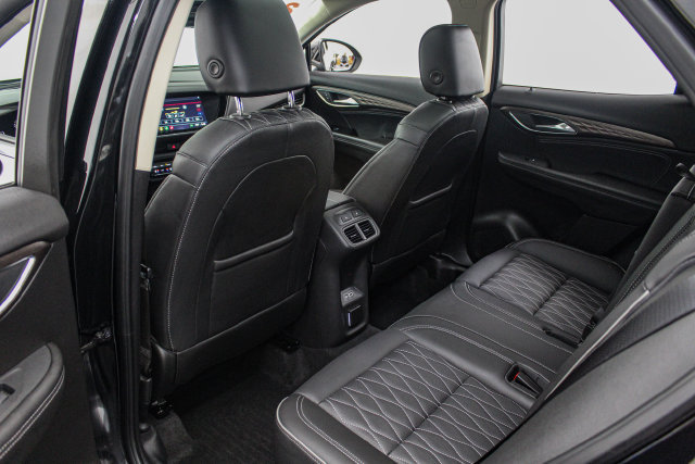 Certified 2023 Buick Envision Avenir AWD/4WD image 14