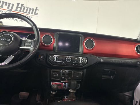 Used 2022 Jeep Wrangler Unlimited Rubicon w/ LED Lighting Group AWD/4WD image 19
