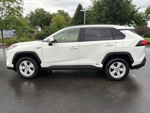 Used 2021 Toyota RAV4 XLE w/ Convenience Package AWD/4WD image 13