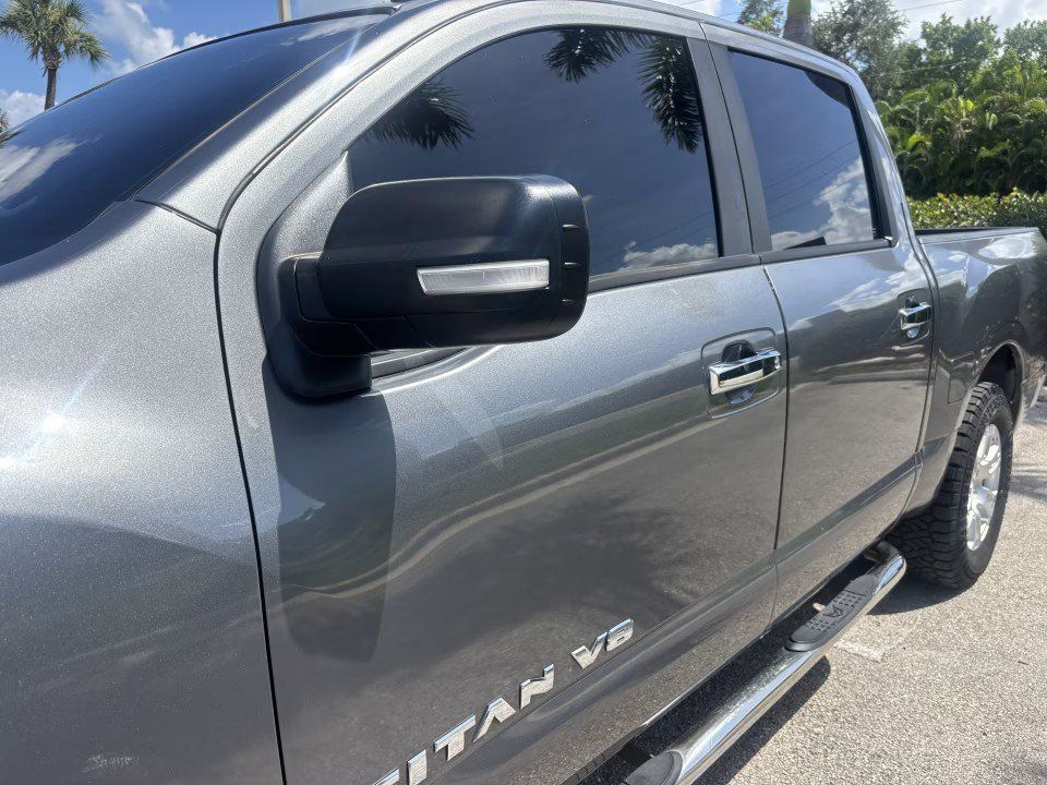 Used 2019 Nissan Titan SV RWD image 12