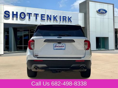 Used 2022 Ford Explorer XLT w/ Equipment Group 202A RWD image 7