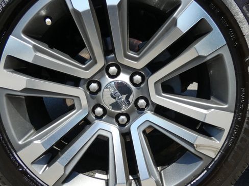 Used 2018 GMC Yukon Denali w/ Denali Ultimate Package image 22