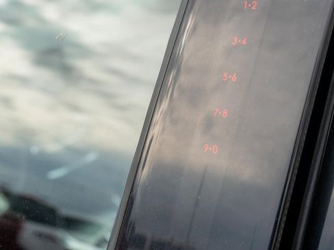 Used 2023 Ford Explorer Limited image 18